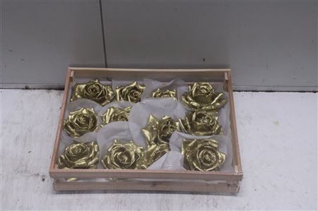 Set 12 umelých zlatých ruží v drevenom boxe